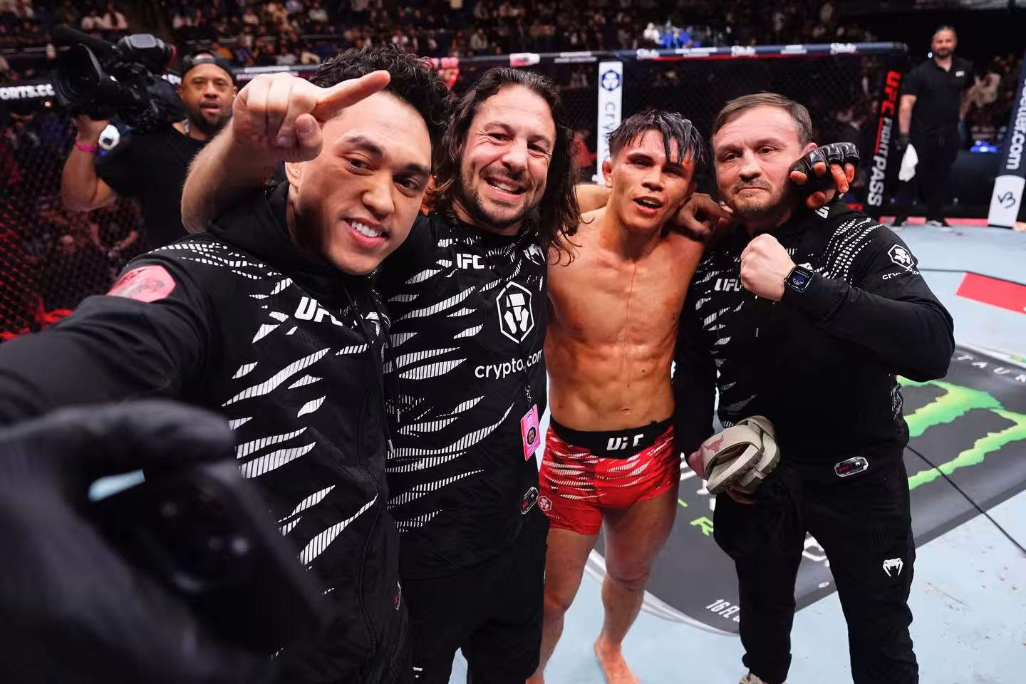 Loneer Kavanagh vs Charles Johnson